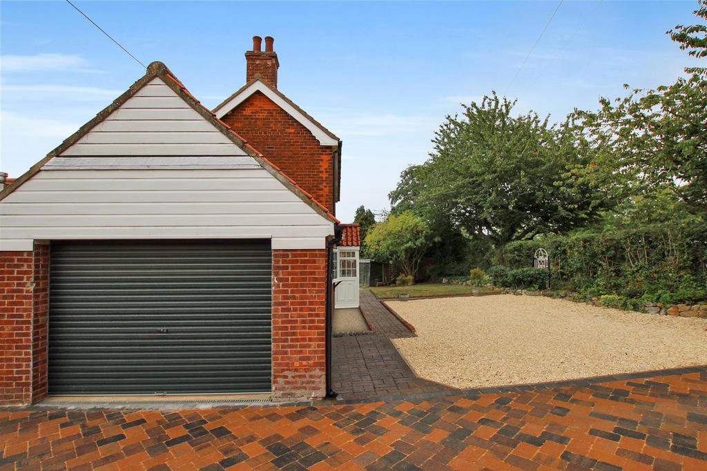 Garage & Parking.JPG