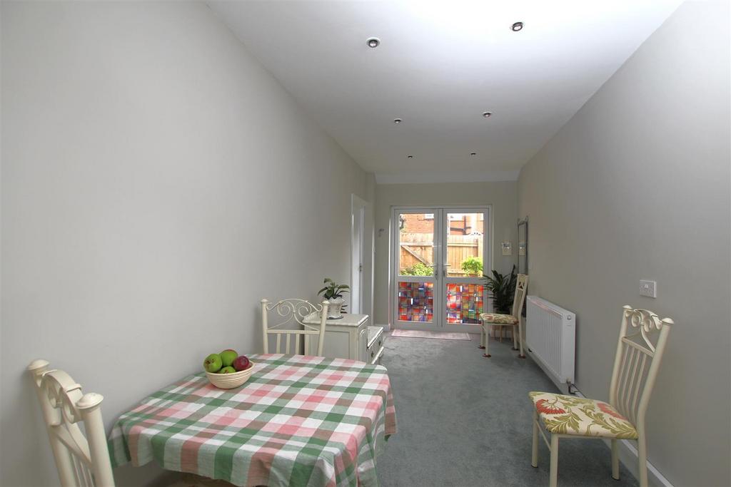 Dining &amp; Family Room - c.JPG