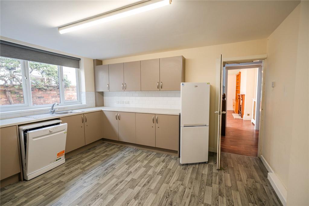 Kitchen (2)