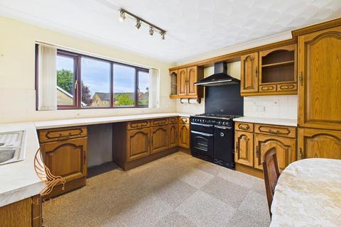 3 bedroom detached bungalow for sale, Minsthorpe Lane, South Elmsall WF9