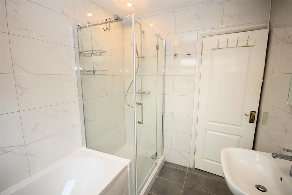 Family Bathroom/Shower Room
