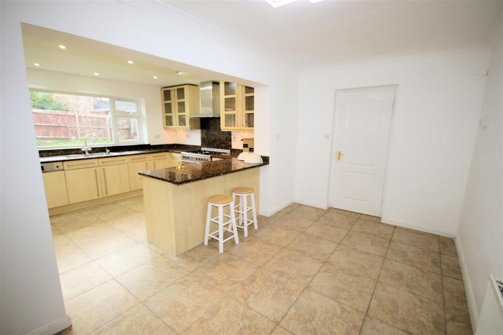 Fitted Kitchen Breakfast Room