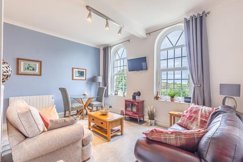 2 bedroom flat for sale, Beautifully Presented First Floor Apartment in Docking