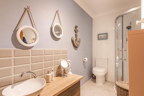 undefined, Beautifully Presented First Floor Apartment in Docking