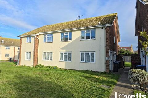 2 bedroom apartment to rent, Woodford Court, Birchington