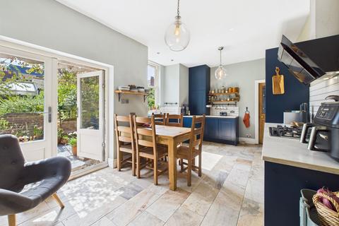 12 Gretton Road, Nottingham, NG3 5JT