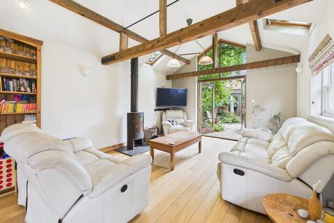 12 Gretton Road, Nottingham, NG3 5JT