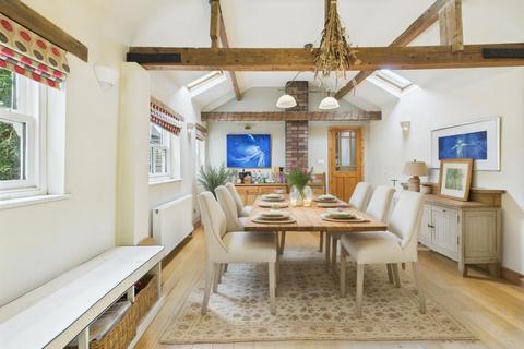 12 Gretton Road, Nottingham, NG3 5JT