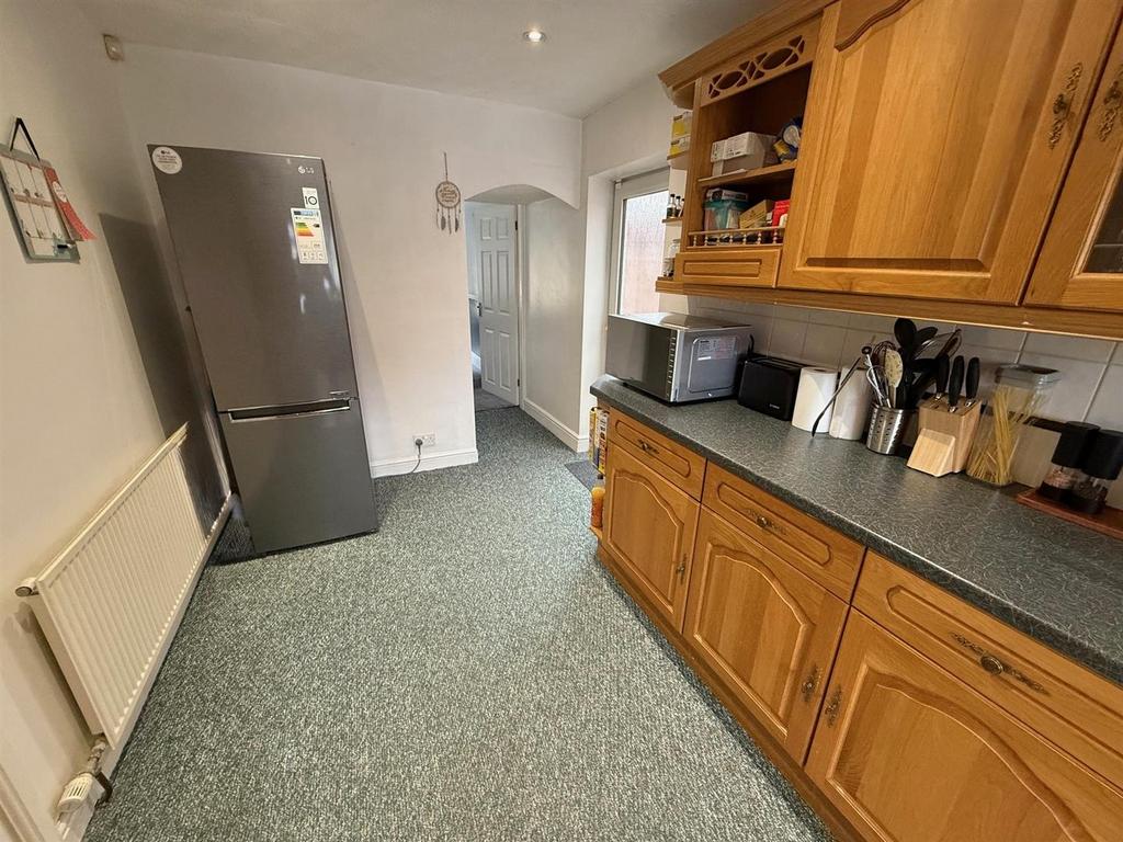 AR24 Kitchen2.jpg