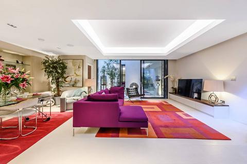 2 bedroom maisonette to rent, Elvaston Mews, South Kensington, London, SW7