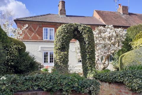 3 bedroom cottage for sale, Kings Lane, Snitterfield, Stratford-upon-Avon