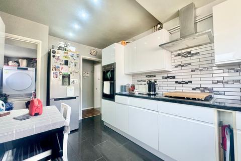 3 bedroom semi-detached house for sale, Brent Knowle Gardens, Leicester, LE5