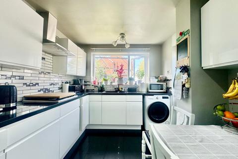 3 bedroom semi-detached house for sale, Brent Knowle Gardens, Leicester, LE5