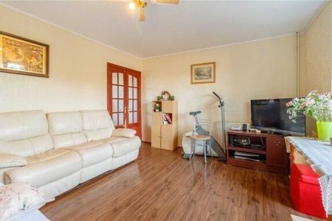 undefined, Ward Gardens, Cippenham SL1