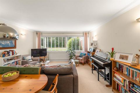 1 bedroom apartment for sale, Ground Floor Apartment, Shirley Court, Wardle Road, Sale
