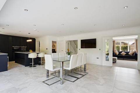 4 bedroom detached house for sale, Monument Lane, Chalfont St. Peter, Gerrards Cross, Buckinghamshire, SL9