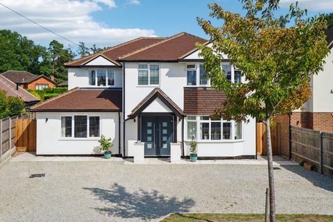 4 bedroom detached house for sale, Monument Lane, Chalfont St. Peter, Gerrards Cross, Buckinghamshire, SL9