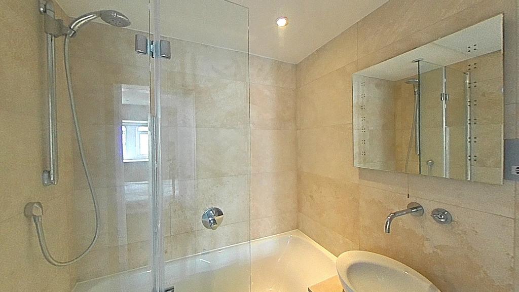Bed 1 En Suite