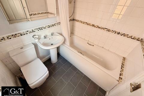 3 bedroom semi-detached house for sale, Dingle Road, Kingswinford