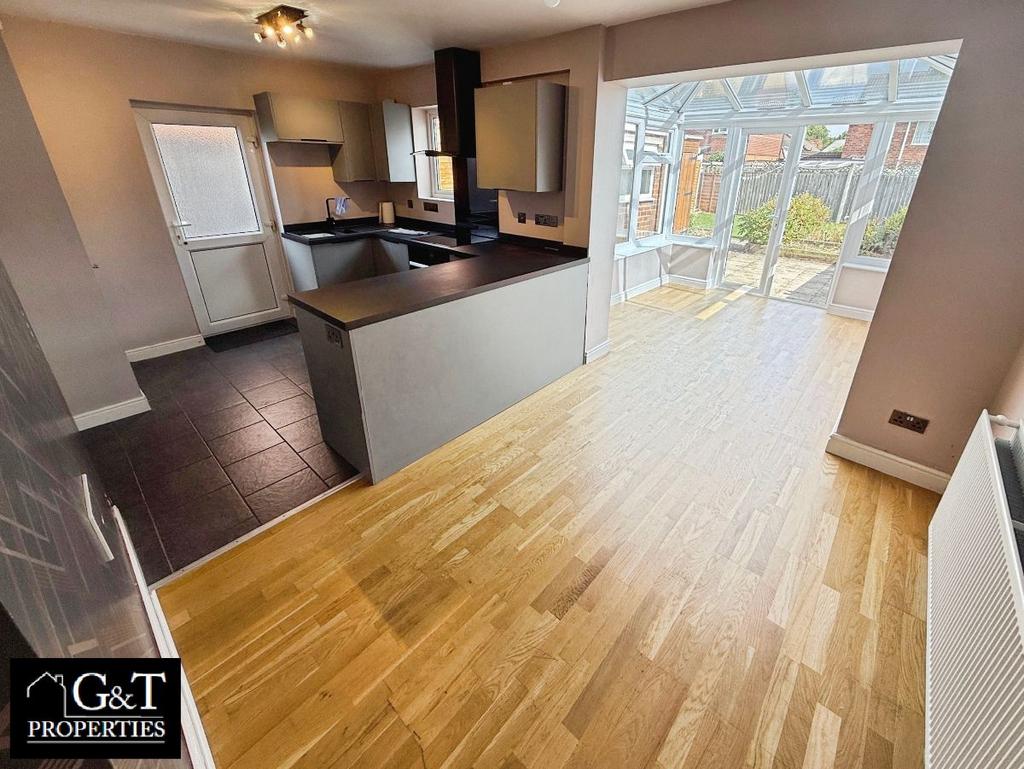 Dining room/kitchen
