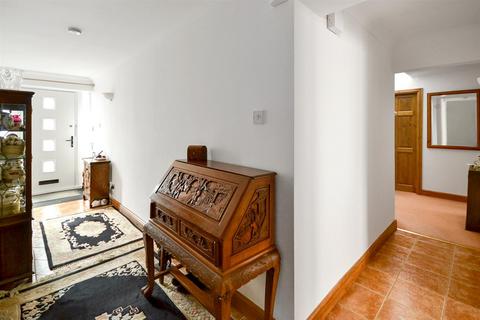 undefined, Lamcote Gardens, Radcliffe-On-Trent, Nottingham