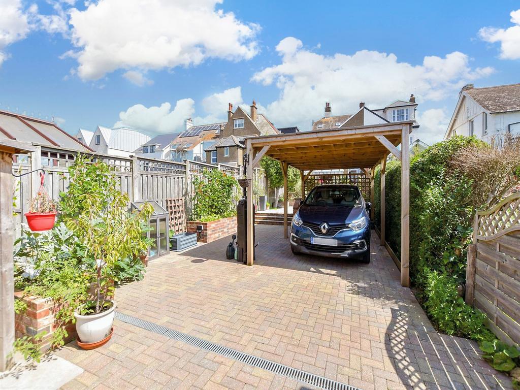 Driveway/Parking