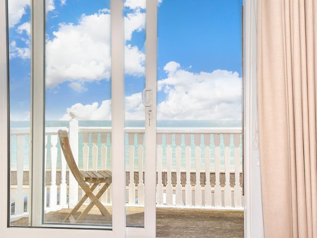 External Lifestyle Photograph