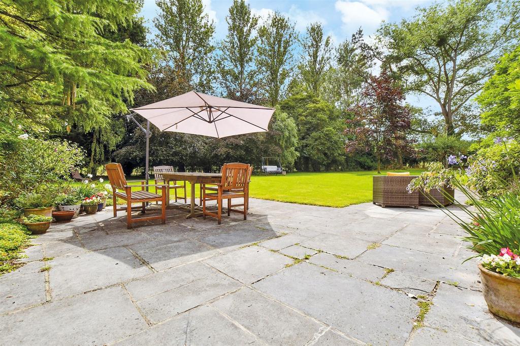 Patio / Decking