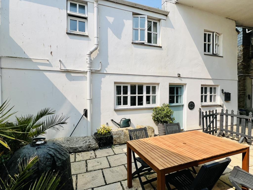 2 Bedroom Cottage for Sale