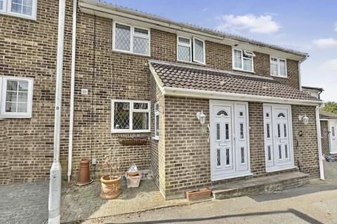 3 bedroom terraced house for sale, Thornbera Gardens, Bishop's Stortford CM23