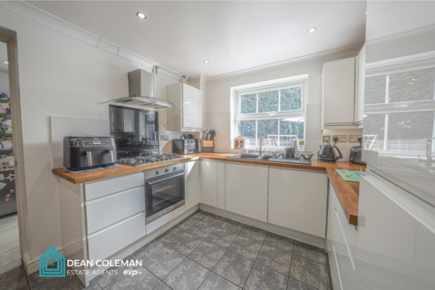 40 Chalgrove Avenue, Birmingham, B38 8YP