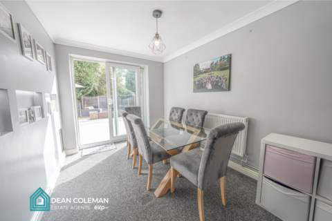 40 Chalgrove Avenue, Birmingham, B38 8YP