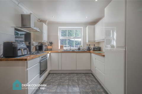 40 Chalgrove Avenue, Birmingham, B38 8YP