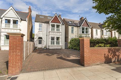 116 Argyle Road, London, W13 8EL