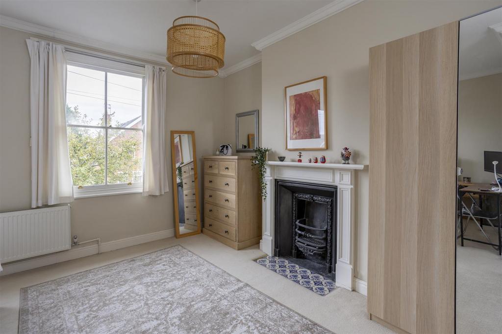 18 Howe Hill Road 1.jpg