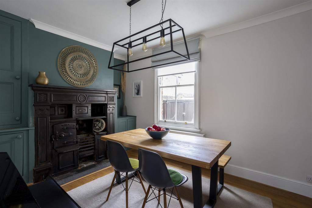 18 Howe Hill Road 13.jpg