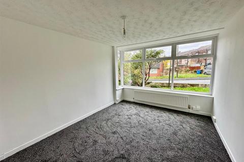 3 bedroom semi-detached house to rent, Outwood Road, Radcliffe
