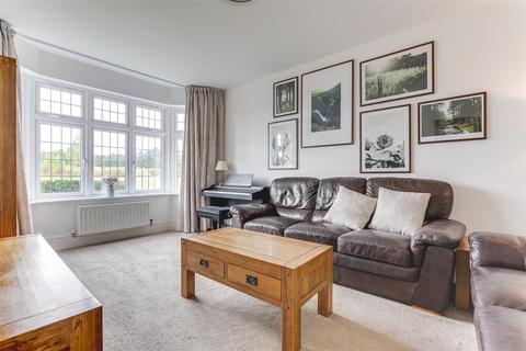 2 Phillips Way, Buntingford, SG9 9GY