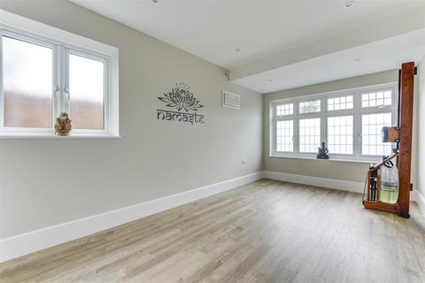 2 Phillips Way, Buntingford, SG9 9GY