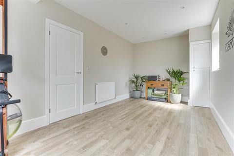 2 Phillips Way, Buntingford, SG9 9GY
