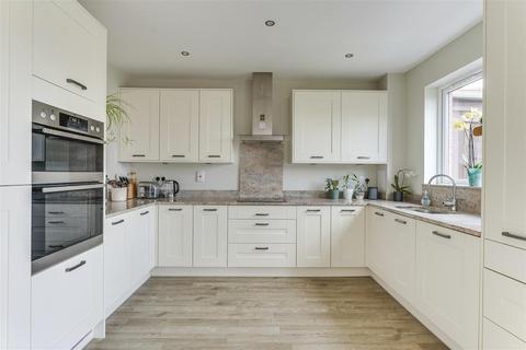 2 Phillips Way, Buntingford, SG9 9GY