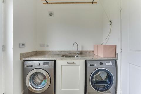 2 Phillips Way, Buntingford, SG9 9GY