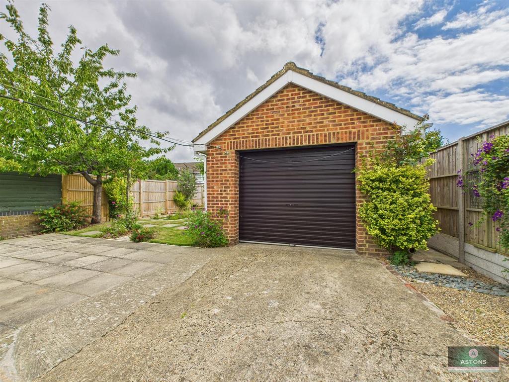 CAM04622 G0-PR0027-STILL017.jpg