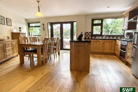 undefined, Wellington Avenue, Bradmore