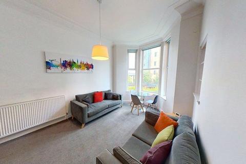 2 bedroom flat to rent, Oban Drive, North Kelvinside, Glasgow, G20
