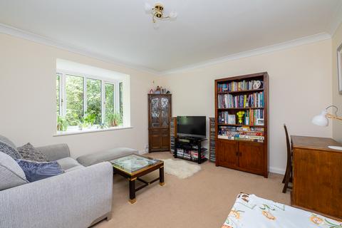 undefined, Kirk Rise, Sutton SM1