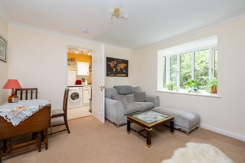 undefined, Kirk Rise, Sutton SM1