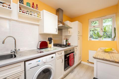 undefined, Kirk Rise, Sutton SM1