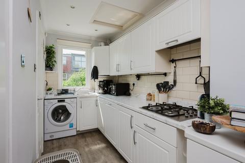 5a Goodenough Road, London, SW19 3QW