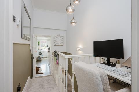 5a Goodenough Road, London, SW19 3QW